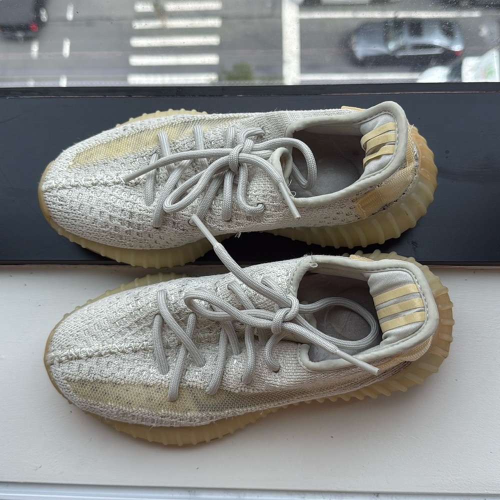 Adidas Yeezy Women Sneaker US5